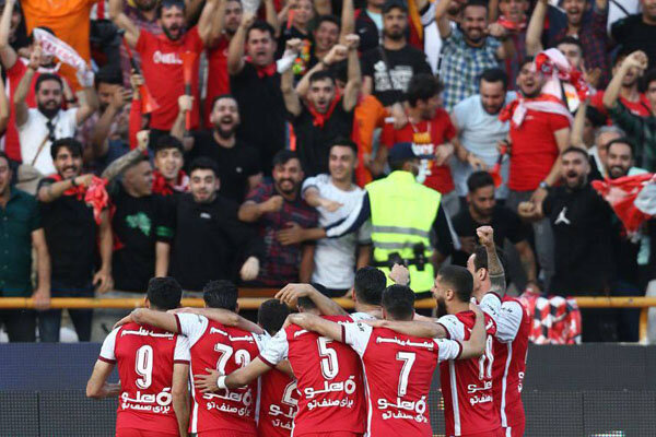 استقلال از مثلث قهرمانی خارج شد/ رقابت سپاهان و پرسپولیس برای جام