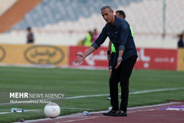تصاویری از عصبانیت سرمربی برای اعتماد به نفس شماره یک پرسپولیس!