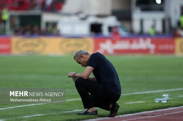 تصاویری از عصبانیت سرمربی برای اعتماد به نفس شماره یک پرسپولیس!