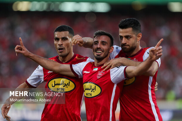 پرسپولیس بیشتر از سپاهان لایق قهرمانی است/ مراقب نساجی باشید