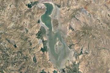 Satellite photos of Lake Urmia