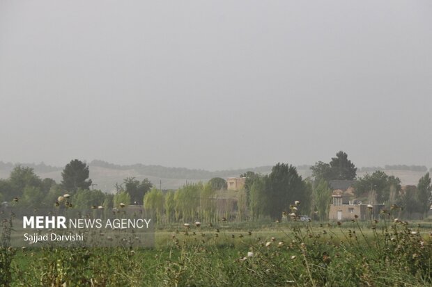 گرد و غبار در آسمان لرستان