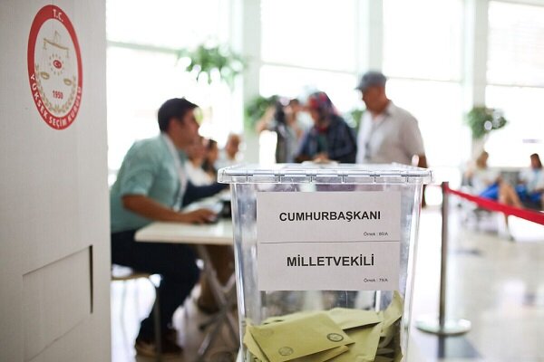 انطلاق عملية التصويت في الانتخابات الرئاسية والبرلمانية في تركيا