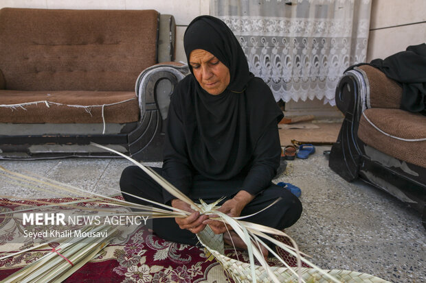 Mat weaving art in Southern Iran
