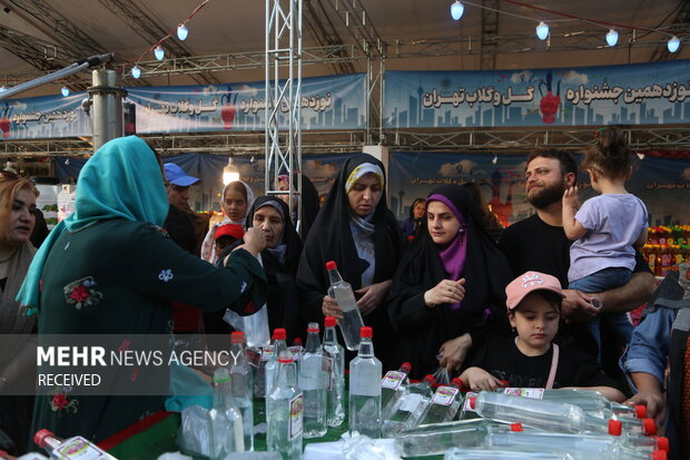 سازمان فرهنگی هنری شهرداری تهران نوزدهمین جشنواره «گل و گلاب تهران» را با برنامه‌های متنوع از ۱۳ تا ۲۹ اردیبهشت ماه در فرهنگسرای اشراق برگزار می‌کند