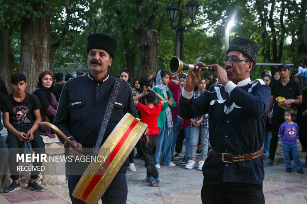 سازمان فرهنگی هنری شهرداری تهران نوزدهمین جشنواره «گل و گلاب تهران» را با برنامه‌های متنوع از ۱۳ تا ۲۹ اردیبهشت ماه در فرهنگسرای اشراق برگزار می‌کند