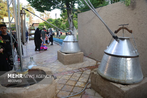 سازمان فرهنگی هنری شهرداری تهران نوزدهمین جشنواره «گل و گلاب تهران» را با برنامه‌های متنوع از ۱۳ تا ۲۹ اردیبهشت ماه در فرهنگسرای اشراق برگزار می‌کند