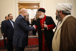 دیدار رهبر جهانی کلیسای شرق آشوری با رئیس مجلس