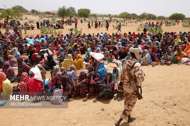 Sudan'da çatışmalar nedeniyle 300 binden fazla kişi ülkeden ayrıldı Sudan'da çatışmalar nedeniyle 300 binden fazla kişi ülkeden ayrıldı