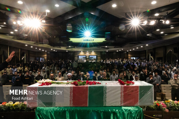 آئین گرامیداشت و تدفین پیکر مطهر شهید گمنام، دوشنبه ۲۵ اردیبهشت با حضور جمعی از خانواده‌های شهدا و مسئولین لشکری در سازمان پدافند غیرعامل کشور برگزار شد