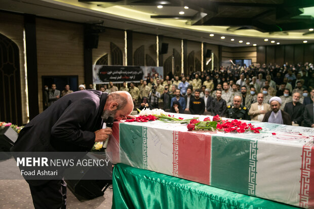 آئین گرامیداشت و تدفین پیکر مطهر شهید گمنام، دوشنبه ۲۵ اردیبهشت با حضور جمعی از خانواده‌های شهدا و مسئولین لشکری در سازمان پدافند غیرعامل کشور برگزار شد