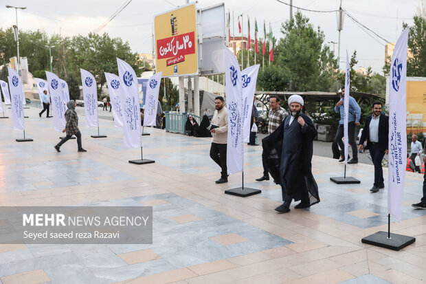 بازدید رئیس سازمان تبلیغات اسلامی از نمایشگاه کتاب 11