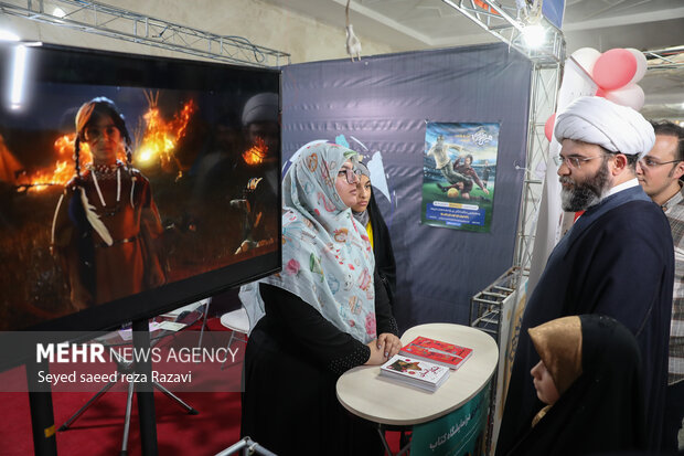 بازدید رئیس سازمان تبلیغات اسلامی از نمایشگاه کتاب 24