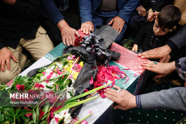 مراسم وداع با پیکیر شهید احمد ظفری
