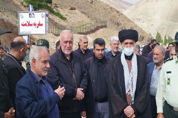 پیکر شهید گمنام در روستای «انزها» فیروزکوه تشییع شد