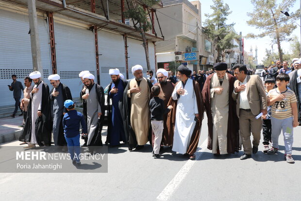 پیاده روی سادات و مردم منطقه راوند کاشان برای پاسداشت عید غدیر خم