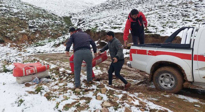 امدادرسانی هلال احمر خراسان شمالی به عشایر گرفتار در برف خبرگزاری مهر