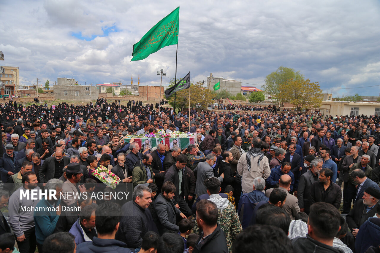 تشییع باشکوه پیکر شهید «صفر رجبی» در اردبیل/ همه آمدند