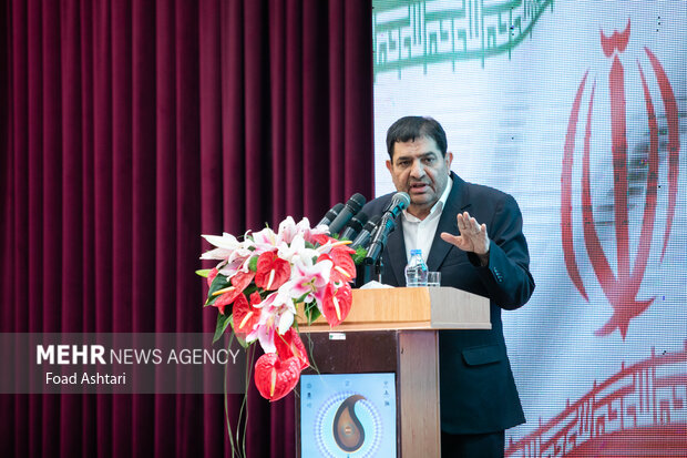 محمد مخبر معاون اول رئیس جمهور در مراسم افتتاح بیست و هفتمین نمایشگاه نفت و گاز حضور دارد