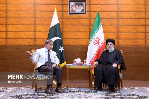 دیدار نخست وزیر پاکستان با دکتر رئیسی