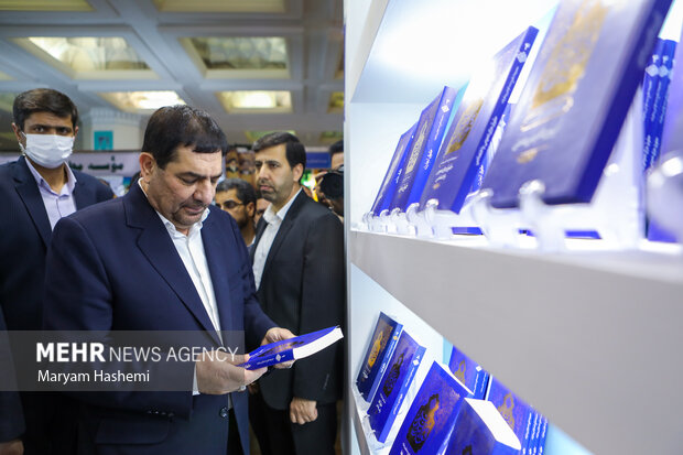 بازدید محمد مخبر از سی و چهارمین نمایشگاه بین المللی کتاب تهران 2