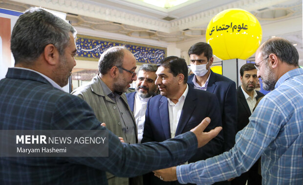 بازدید محمد مخبر از سی و چهارمین نمایشگاه بین المللی کتاب تهران 4