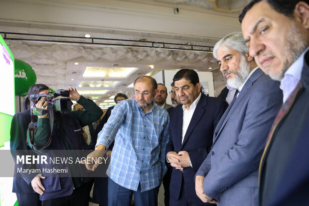 بازدید محمد مخبر از سی و چهارمین نمایشگاه بین المللی کتاب تهران 7