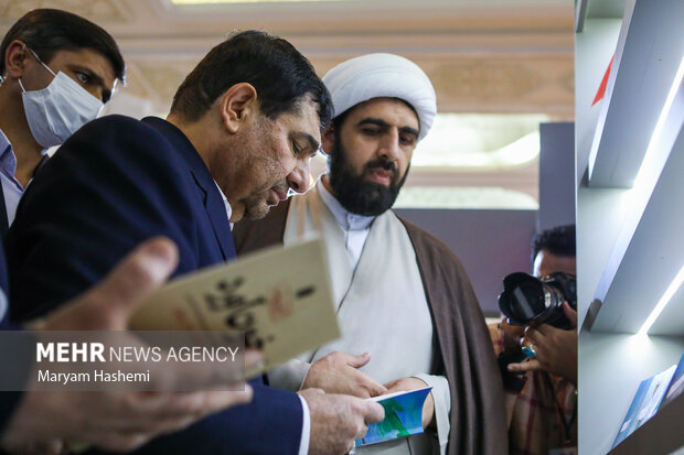بازدید محمد مخبر از سی و چهارمین نمایشگاه بین المللی کتاب تهران 9
