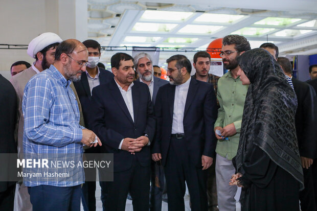 بازدید محمد مخبر از سی و چهارمین نمایشگاه بین المللی کتاب تهران 15
