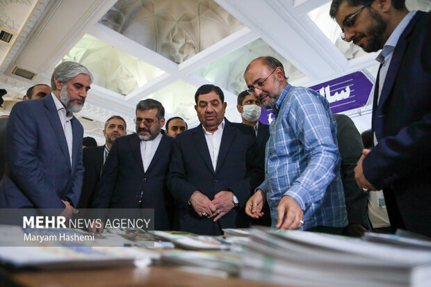 بازدید محمد مخبر از سی و چهارمین نمایشگاه بین المللی کتاب تهران 18