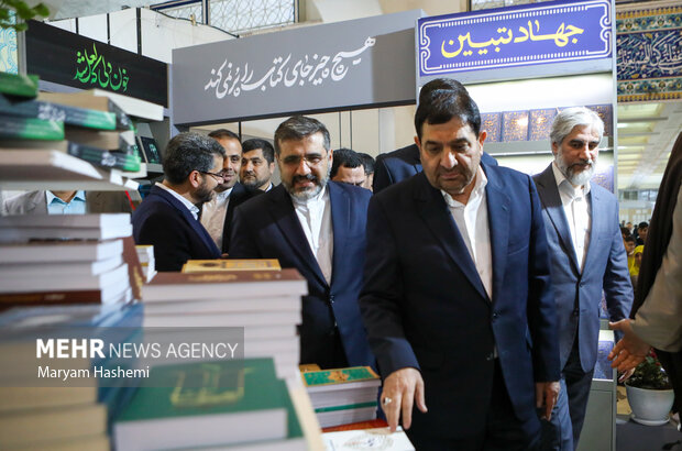بازدید محمد مخبر از سی و چهارمین نمایشگاه بین المللی کتاب تهران 25