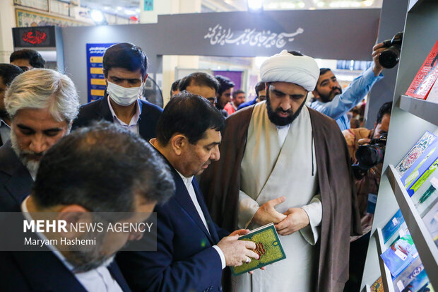 بازدید محمد مخبر از سی و چهارمین نمایشگاه بین المللی کتاب تهران 24