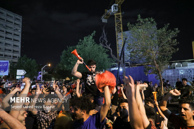 Persepolis fans celebrate wining IPL title by their team