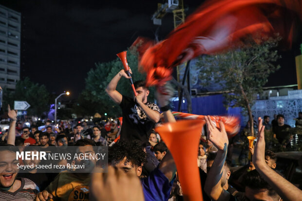 Persepolis fans celebrate wining IPL title by their team