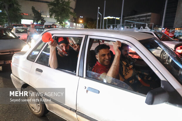 Persepolis fans celebrate wining IPL title by their team