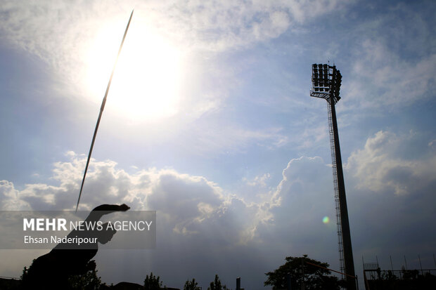 چرا بعضی افراد بیش از حد عرق میکنند