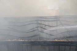 آتش سوزی ۵ واحد تجاری و مسکونی در فومن مهار شد