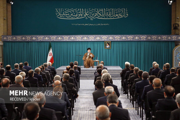 Leader receives Foreign ministry officials, ambassadors