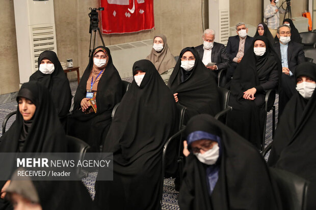 قائد الثورة: المرونة في السياسة الخارجية لا تتعارض مع المبادئ