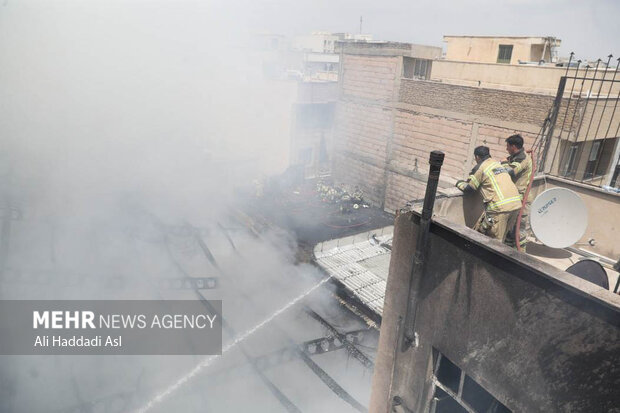 گزارش ویدئویی مهر از محل آتش‌سوزی گسترده در مشهد 