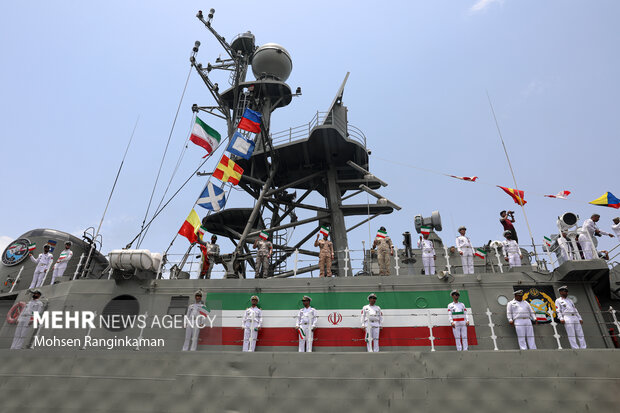 بدء مراسم استقبال الدورية البحرية الـ86 للجيش الإيراني في ميناء بندر عباس بحضور مسؤولين عسكريين