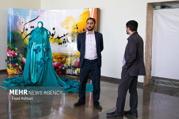 مراسم جایزه ملی جوانی جمعیت با حضور محمد مخبر معاون اول رئیس جمهور، محمدمهدی اسماعیلی وزیر ارشاد، سید حمید سجادی وزیر ورزش و جوانان و بهرام عین‌اللهی وزیر بهداشت صبح روز شنبه ۳۰ اردیبهشت ۱۴۰۲ در تالار وحدت برگزار شد.