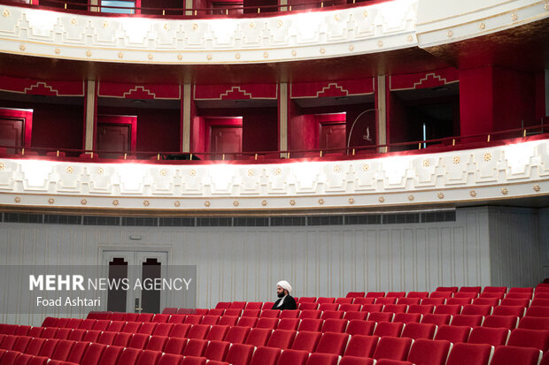 مراسم جایزه ملی جوانی جمعیت با حضور محمد مخبر معاون اول رئیس جمهور، محمدمهدی اسماعیلی وزیر ارشاد، سید حمید سجادی وزیر ورزش و جوانان و بهرام عین‌اللهی وزیر بهداشت صبح روز شنبه ۳۰ اردیبهشت ۱۴۰۲ در تالار وحدت برگزار شد.
