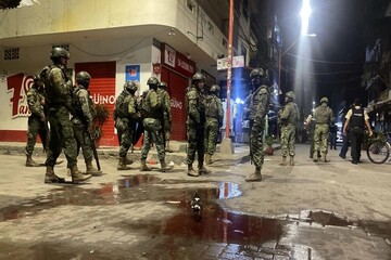 Gunmen kill six in Ecuador tourist town: prosecutors