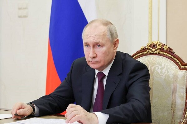 پوتین: غرب از اوکراین برای تضعیف روسیه استفاده می‌کند