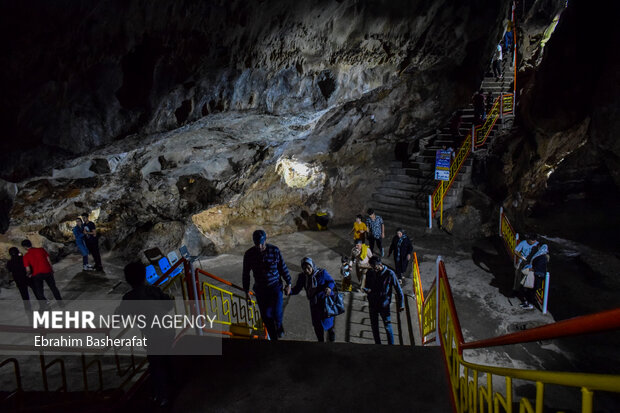 مهاباد ازمقبره الشعرا تا غارآبی سهولان چشم انتظار مسافران نوروزی