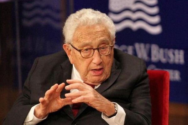 Ukraine must accept loss of Crimea: Kissinger