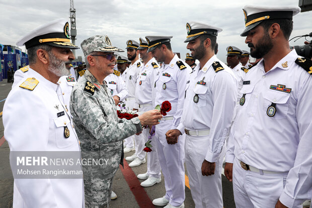 آیین استقبال رسمی از ناو گروه ۸۶ نیروی دریایی ارتش