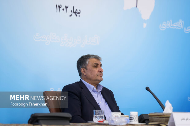 محمد اسلامی رئیس سازمان انرژی اتمی در گردهمایی روسای نمایندگی های ایران در خارج از کشور با حضور رئیس سازمان انرژی اتمی حضور دارد