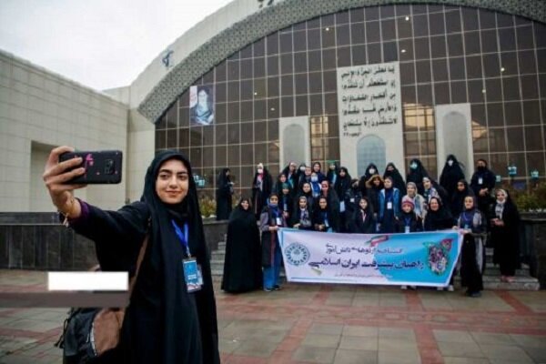 بازدید از کارخانههای تولید ماکارانی و قند با اردوی راهیان پیشرفت